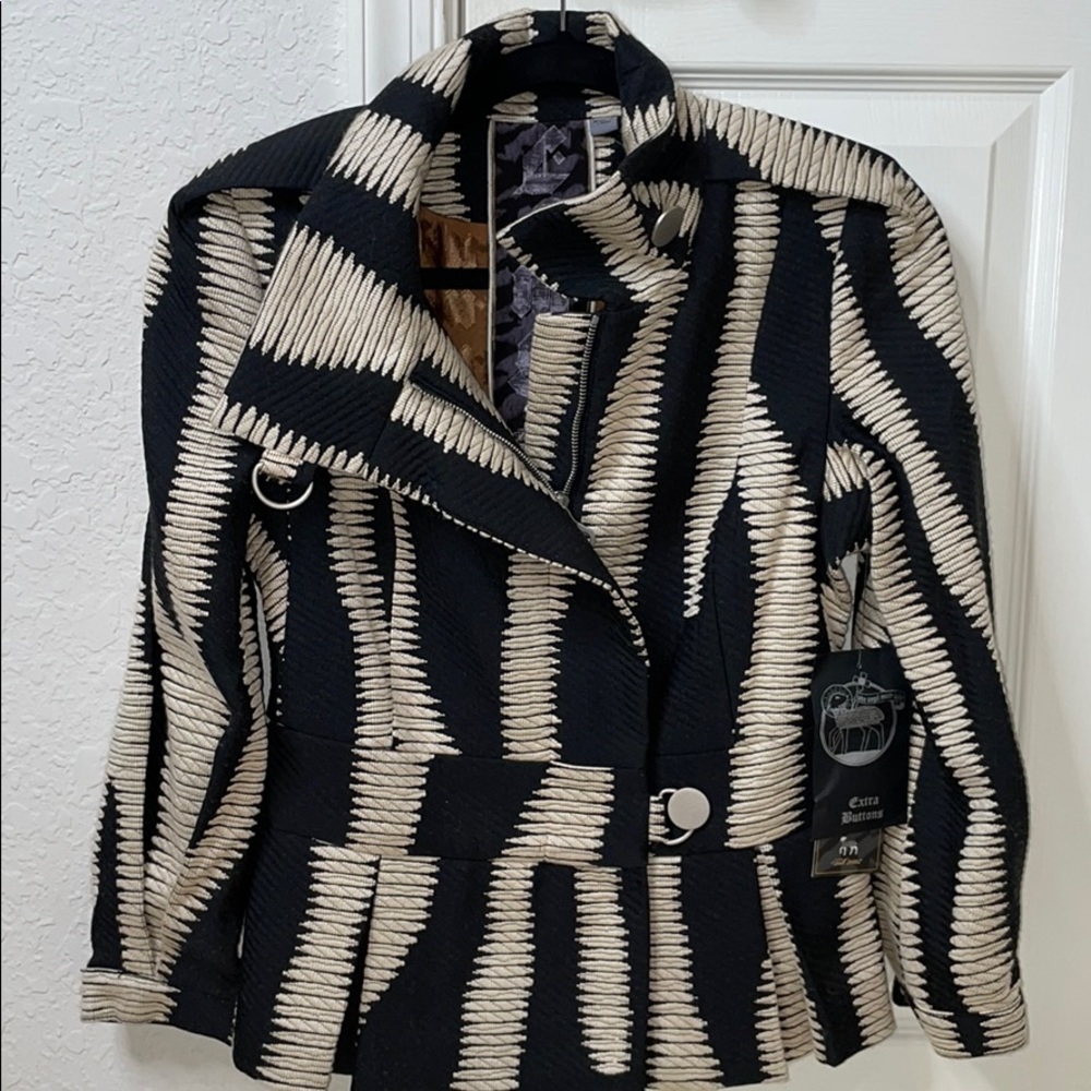 GWEN OWNED! - L.A.M.B. Juliet Zebra Print Blazer